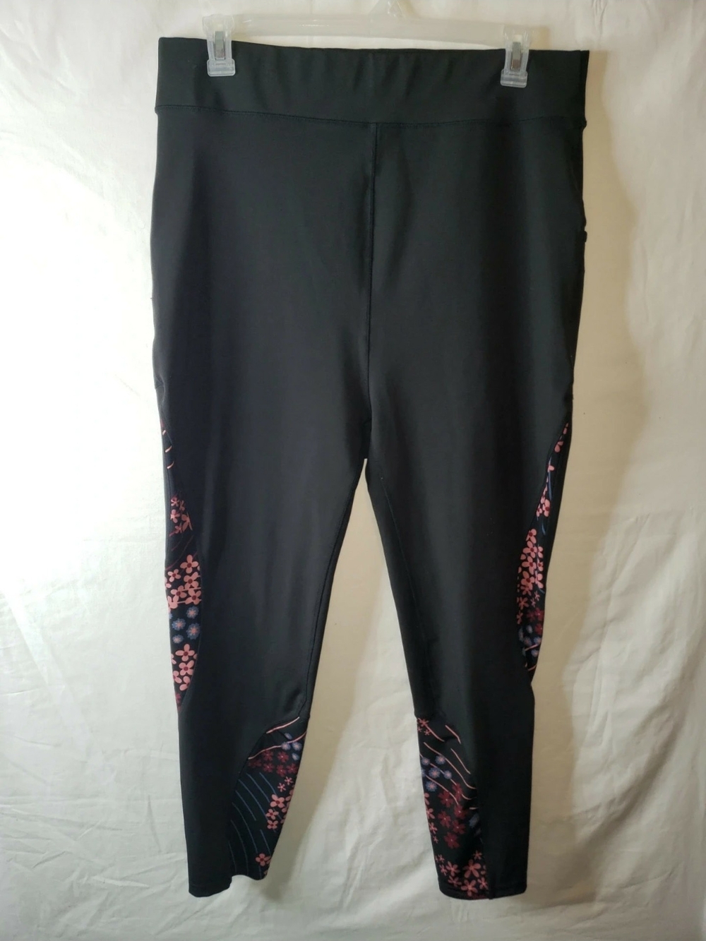 POP Fit Black Athletic Leggings with Logo Waist Tag